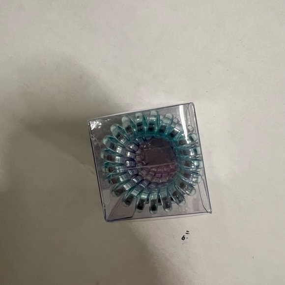 Set of 25 Metallic Hair Ties! NWT - Picture 3 of 4